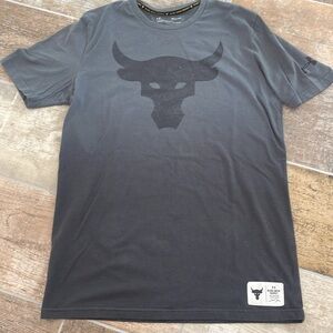 Under Armour Mens Gray Performance Tee Loose Fit Short Sleeve Small S Heat Gear